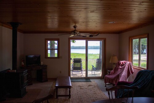 Lakeside Retreat – Twin Lakes Cabin, Bois Blanc Island