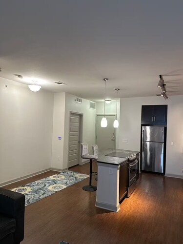 Keep it simple at this peaceful and centrally-located place with plenty of space