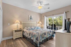 5 dormitorios, tabla de planchar con plancha, cuna de viaje