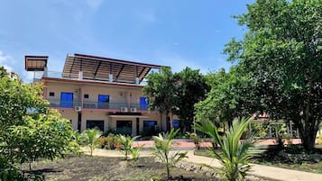Fachada de la propiedad