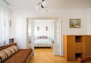 2 chambres, fer et planche à repasser, Wi-Fi, draps fournis