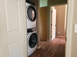 Comfort Apartment, Balcony, Partial Lake View | Individually decorated, individually furnished, blackout drapes