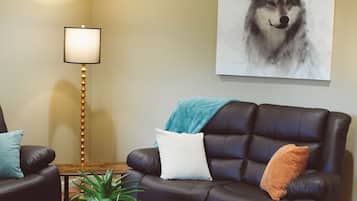 Deluxe Apartment, Balcony, Partial Lake View | Blackout drapes, free WiFi, bed sheets