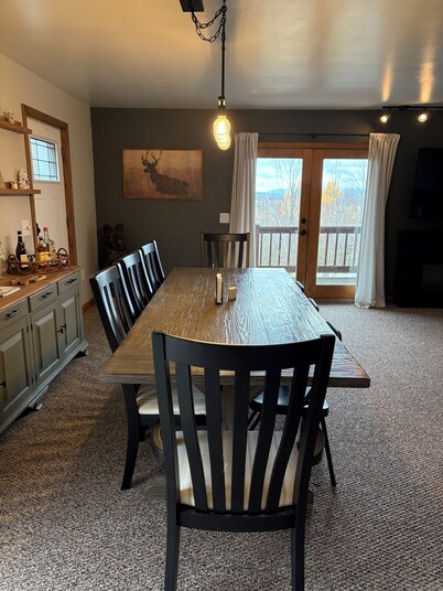 Riders welcome! Gorgeous 3-bedroom house with WiFi in Errol