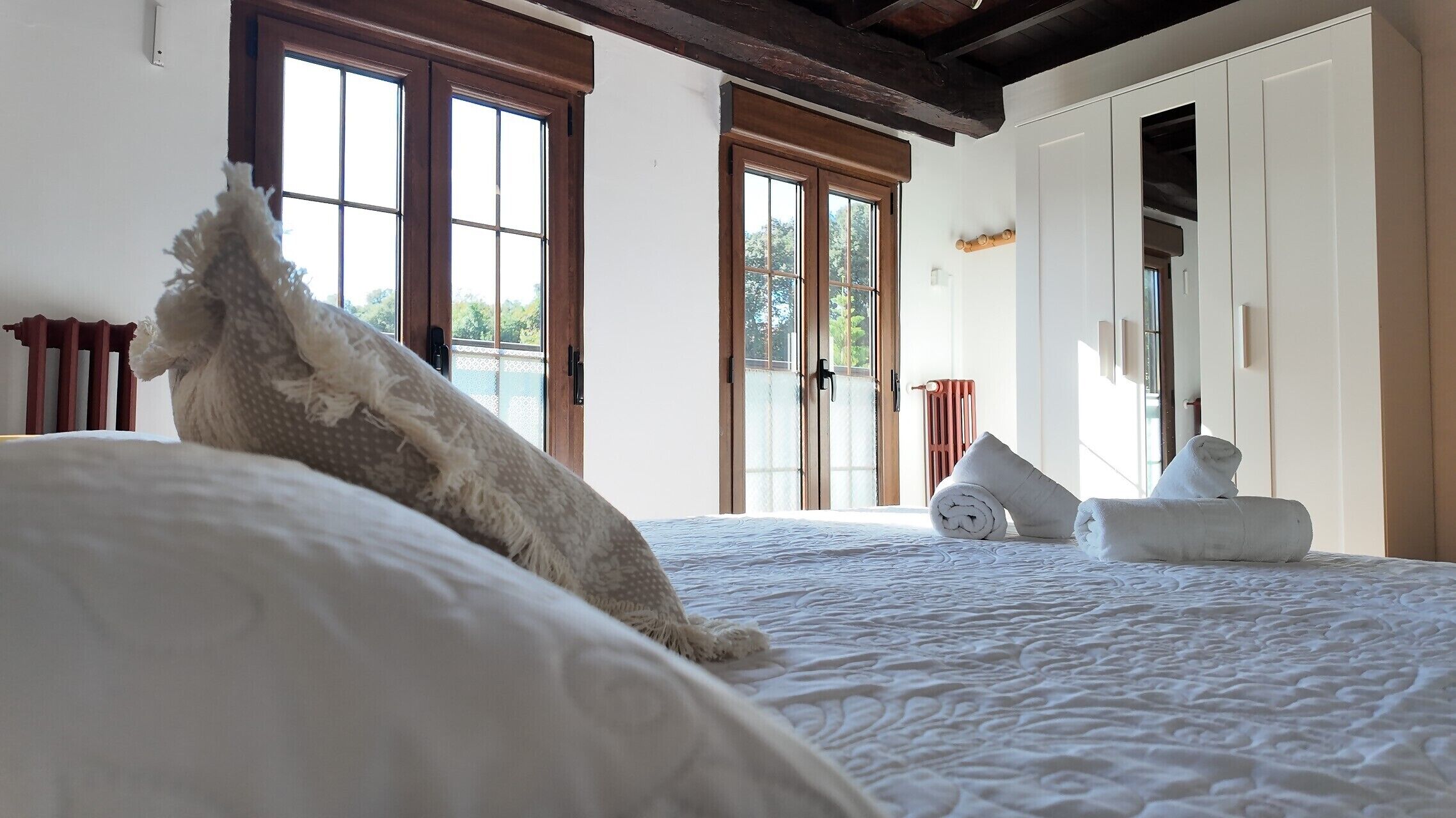 6 bedrooms, desk, travel crib, free WiFi