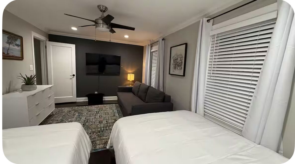 2 bedrooms, desk, iron/ironing board, travel crib