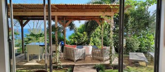 A cosy nest on Tahiti's East Coast