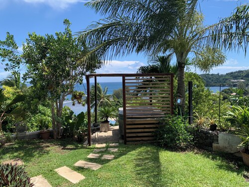 Nid douillet sur la Cote Est de Tahiti