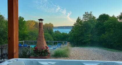 Unwind in nature’s beauty—hot tub, starry nights, stunning lake views, near dwtn