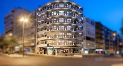 Bright 1BR w Balcony in the Heart of Avenidas Novas, Fully Equipped & Serviced