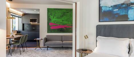 1 bedroom, in-room safe, iron/ironing board, free WiFi