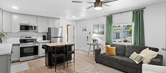 Cottage on King: Stylish and comfortable in the country!