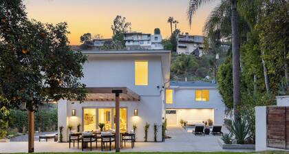 Luxury Hollywood Hills Home With Pool, Outdoor Dining & Iconic Views Skyline Chalet
