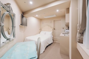 Quarto casal superior | Cortinas blackout, Wi-Fi de cortesia