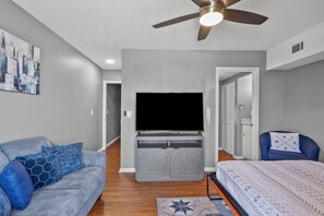 2 chambres, fer et planche à repasser, Wi-Fi gratuit, draps fournis
