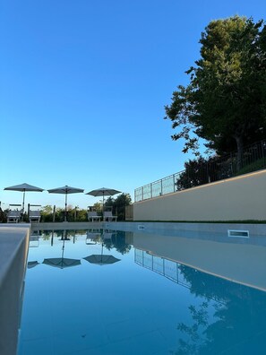 Outdoor pool - "Places of the soul" Country House- Private luxurious villa with pool (Marche)