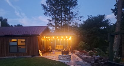 Great location directly on Big Pine Creek with trail access