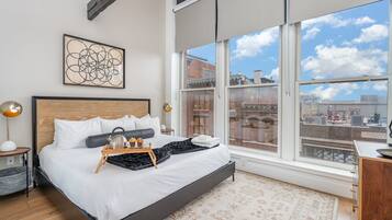 8 bedrooms, desk, iron/ironing board, travel crib