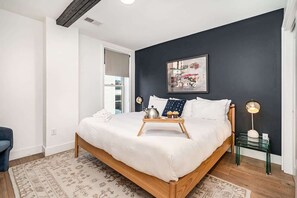 8 bedrooms, desk, iron/ironing board, travel cot
