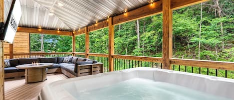 室內 SPA 浴池