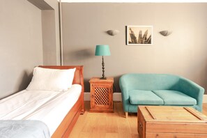 1 chambre, fer et planche à repasser, Wi-Fi, draps fournis