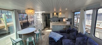 Luxury Afloat~Waterfront Retreat w/Rooftop Lounge~Walking Distance to Town