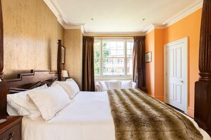 5 chambres, fer et planche à repasser, Wi-Fi, draps fournis