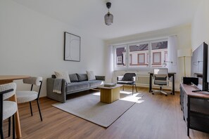 Télévision, chaîne hi-fi