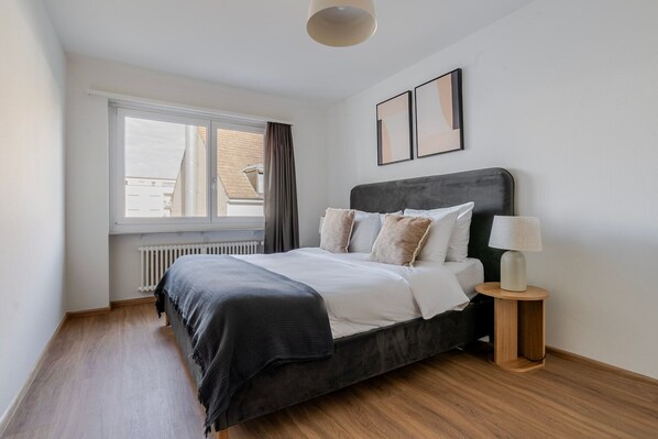 2 chambres, fer et planche à repasser, Wi-Fi, draps fournis