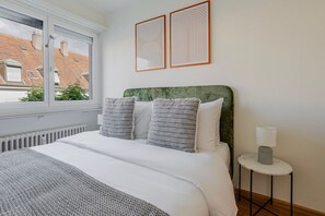 2 chambres, fer et planche à repasser, Wi-Fi, draps fournis