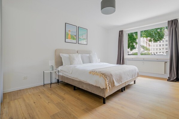 2 bedrooms, iron/ironing board, WiFi, bed sheets