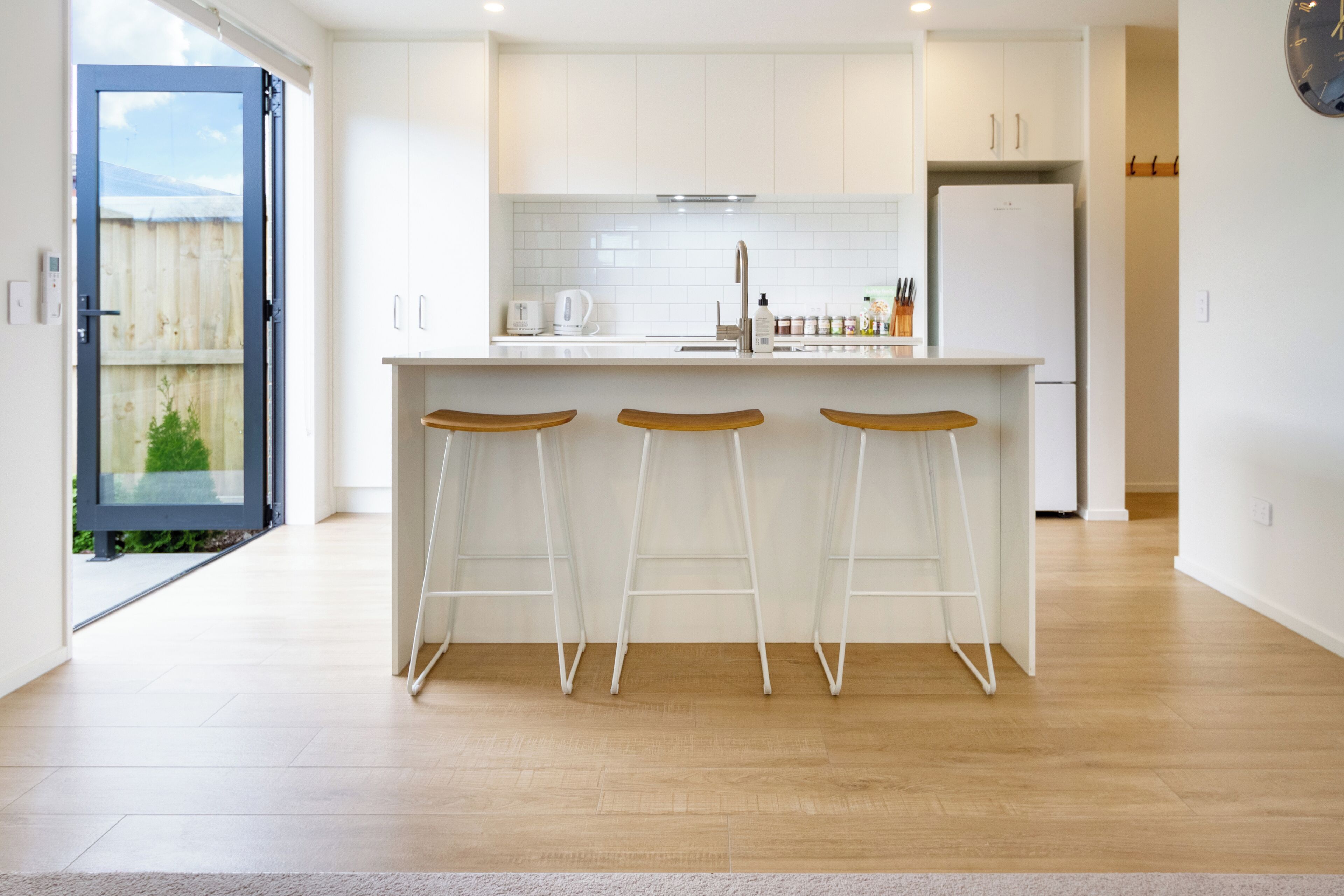 Refrigerador, microondas, horno, placa de cocina