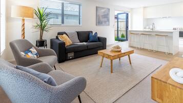 TV connectée, table de tennis de table