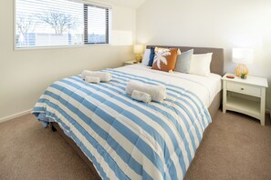 2 室のベッドルーム、デスク、アイロン / アイロン台、WiFi (無料)