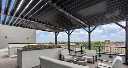 Luxury 2Bd Condo DT Minneapolis, Minutes From Convention Center & US Bank Arena
