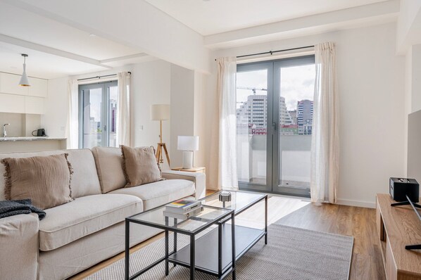 Télévision, chaîne hi-fi