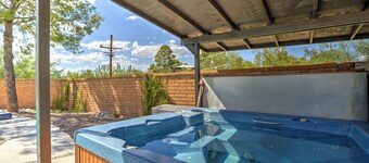 Large 7-bedroom, 4-bath house in NW Tucson - Pool, Pool Table, Sleeps 14+