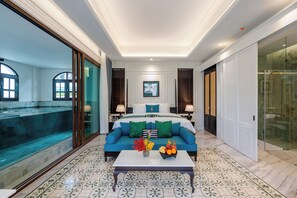 Crystal Pool Suite | Zimmersafe, Schreibtisch, Bügeleisen/Bügelbrett, kostenloses WLAN