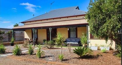 Charming Country Cottage Getaway – Spalding, SA
Short drive to Clare.