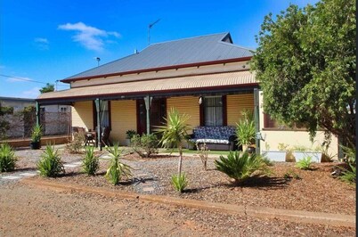 Charming Country Cottage Getaway – Spalding, SA
Short drive to Clare.