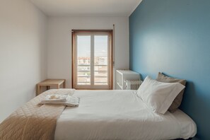 3 habitaciones, tabla de planchar con plancha y wifi gratis