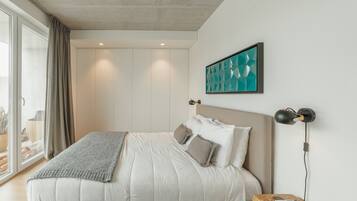 Bügeleisen/Bügelbrett, kostenloses WLAN, Bettwäsche