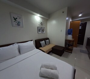 1 bedroom, desk, iron/ironing board, free WiFi