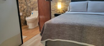 Double room 04 with 2 double beds, air conditioning, private bathroom