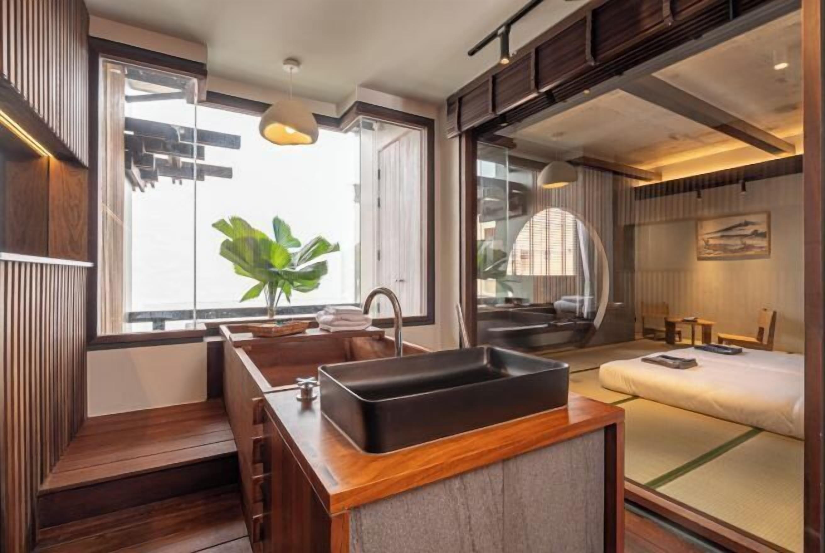 โต๊ะทำงาน, พื้นที่ทำงานแบบใช้แล็ปท็อป, ห้องเก็บเสียง, Wi-Fi ฟรี