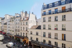 Exterior - Blueground | Petites Écuries, view, nr Canal (Paris)