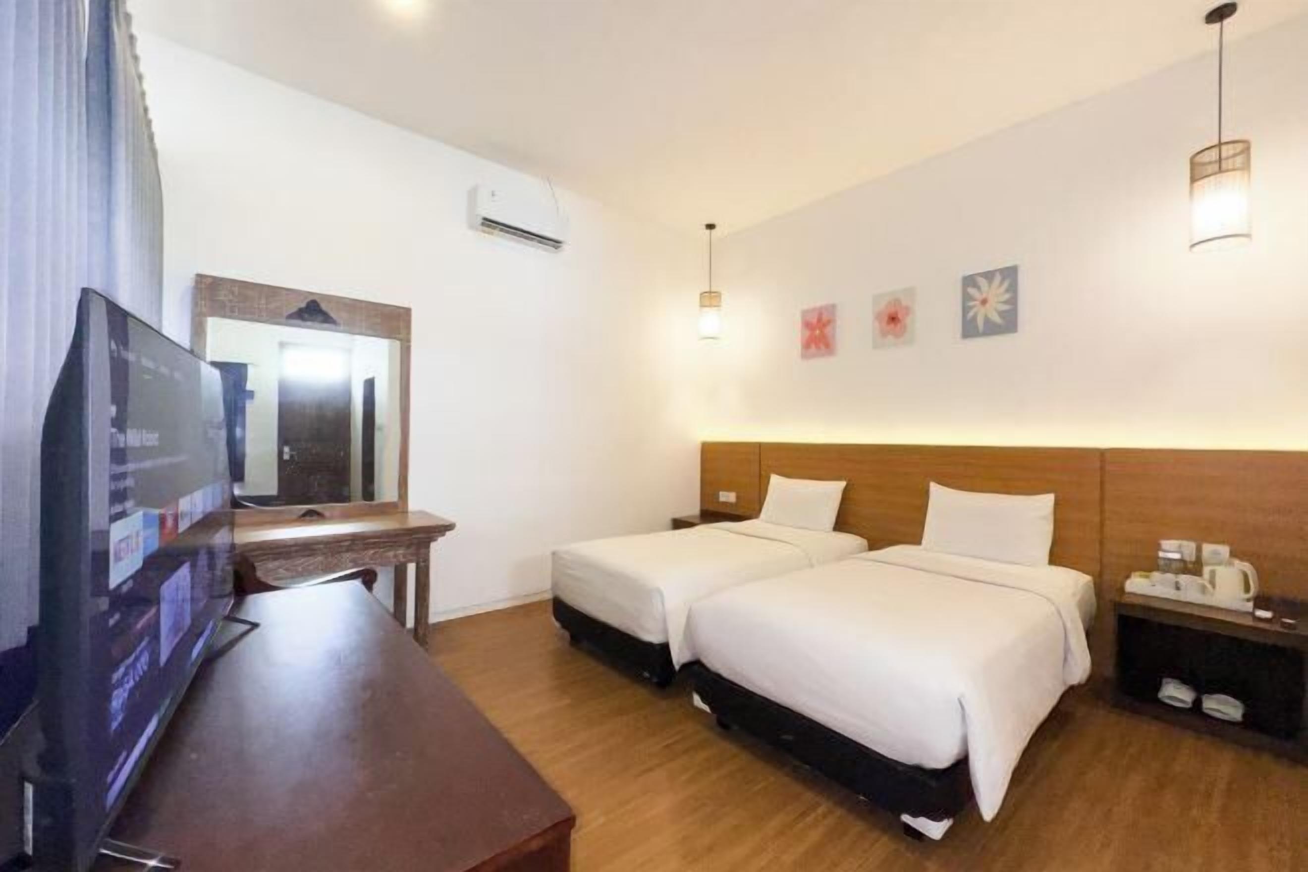 Free WiFi, bed sheets, wheelchair access