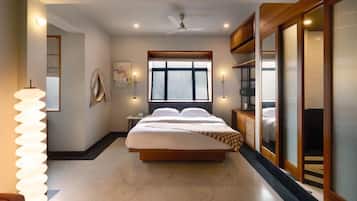 Deluxe Suite, 1 King Bed, Non Smoking