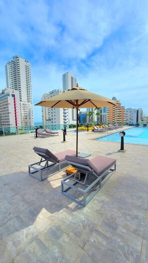 Outdoor pool - Luxury 1 Bedriom OceanView|King Bed|Pool|Maid|Beach|Personal Concierge  (Cartagena de Indias)