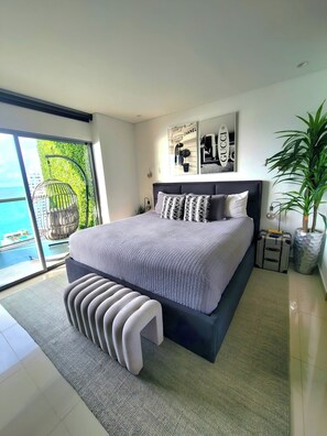 2 bedrooms, in-room safe, iron/ironing board, free WiFi